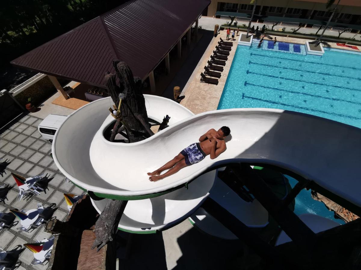 Port Royale Waterpark Resort Dumaguete City Exteriér fotografie