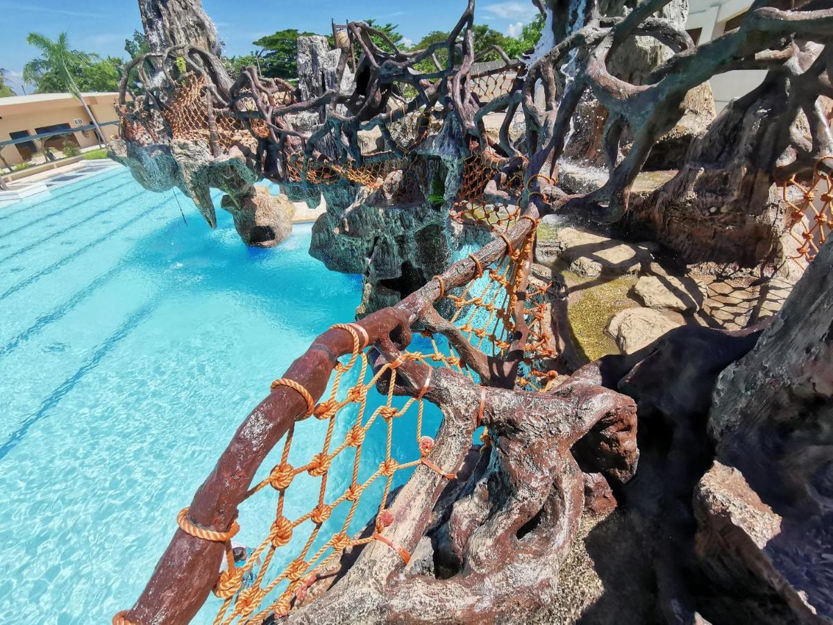 Port Royale Waterpark Resort Dumaguete City Exteriér fotografie